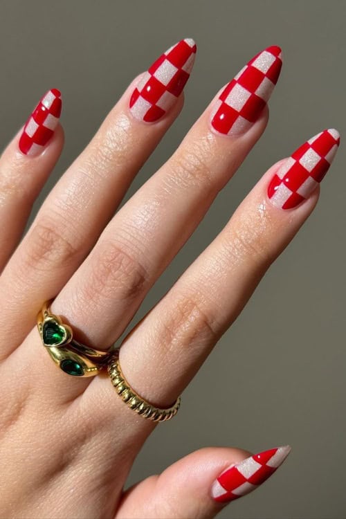 red nail designs