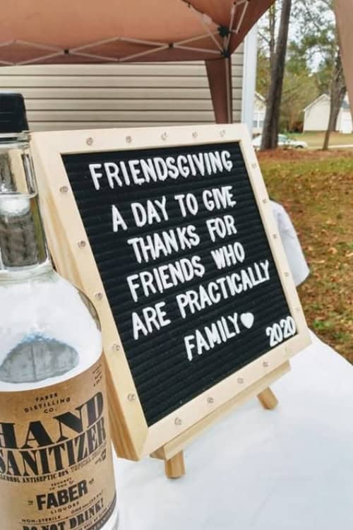 friendsgiving decor ideas