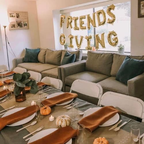 friendsgiving decor ideas