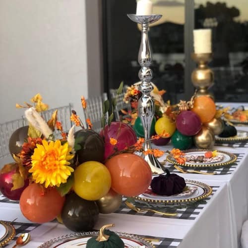 friendsgiving decor ideas