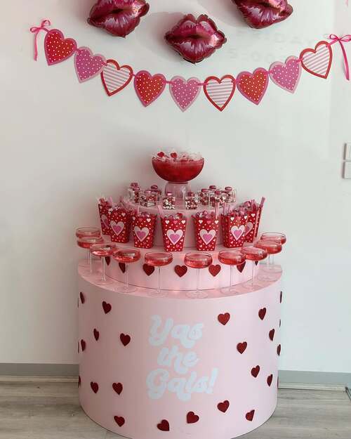 galentines party decor